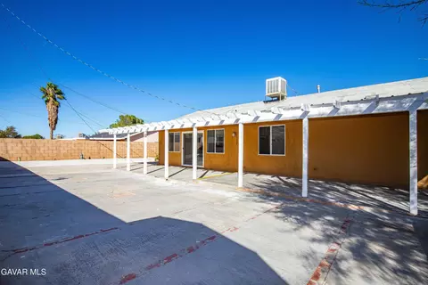 Exterior - 45329 Rodin Ave, Lancaster, CA 93535 photo 14 of 21