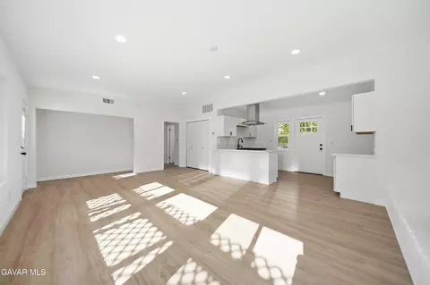 Living - 17539 Sultana St, Hesperia, CA 92345 photo 3 of 4