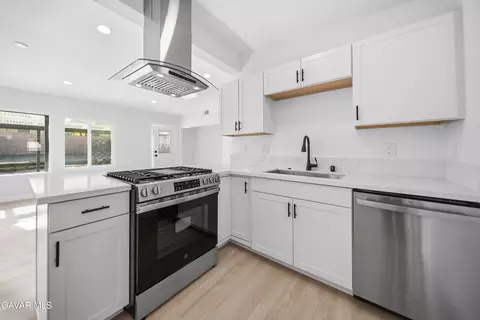 Kitchen - 17539 Sultana St, Hesperia, CA 92345 photo 2 of 4