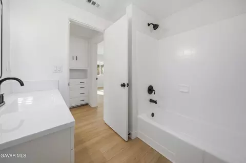 Bath - 17539 Sultana St, Hesperia, CA 92345 photo 2 of 4