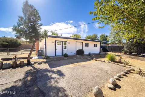 Exterior - 17539 Sultana St, Hesperia, CA 92345 photo 2 of 5