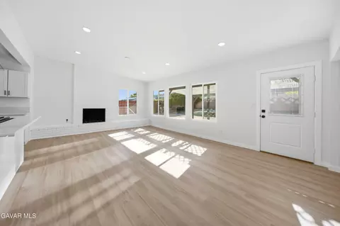 Living - 17539 Sultana St, Hesperia, CA 92345 photo 1 of 4
