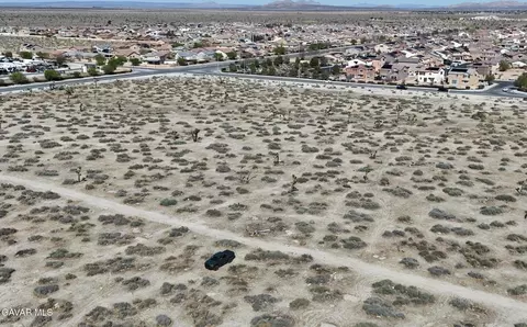 65 Th St E, Palmdale, CA 93552 photo 10