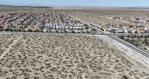 65 Th St E, Palmdale, CA 93552 photo 4