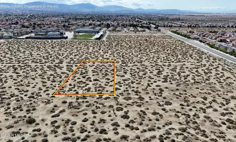65 Th St E, Palmdale, CA 93552 photo 5