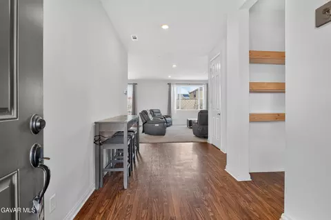 Entry Way - 3611 E Avenue J-3, Lancaster, CA 93535 photo 2 of 7
