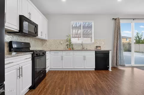 Kitchen - 3611 E Avenue J-3, Lancaster, CA 93535 photo 2 of 3