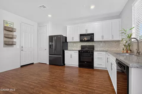 Kitchen - 3611 E Avenue J-3, Lancaster, CA 93535 photo 3 of 3