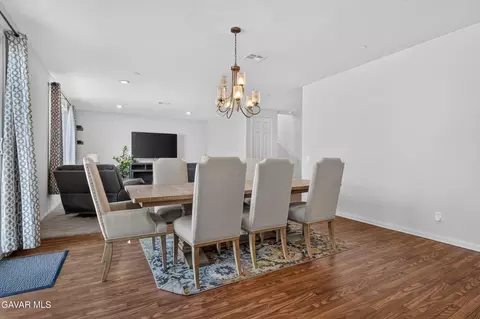Dining - 3611 E Avenue J-3, Lancaster, CA 93535 photo 3 of 3
