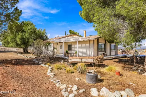 Exterior - 36304 E 52nd St, Palmdale, CA 93552 photo 1 of 9