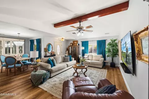 Living - 36304 E 52nd St, Palmdale, CA 93552 photo 1 of 3
