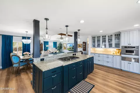 Kitchen - 36304 E 52nd St, Palmdale, CA 93552 photo 2 of 4