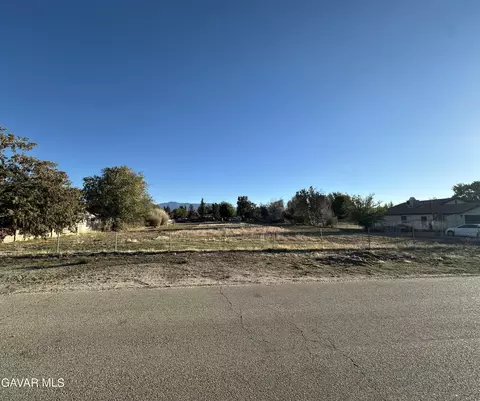 E Ave S-10, Littlerock, CA 93543 photo 2
