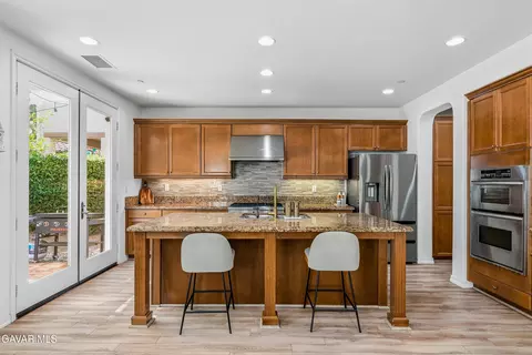 13365 Los Olivos Rd, Sylmar, CA 91342