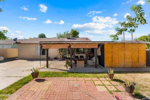 Exterior - 43000 36th St, Lancaster, CA 93536 photo 10 of 13