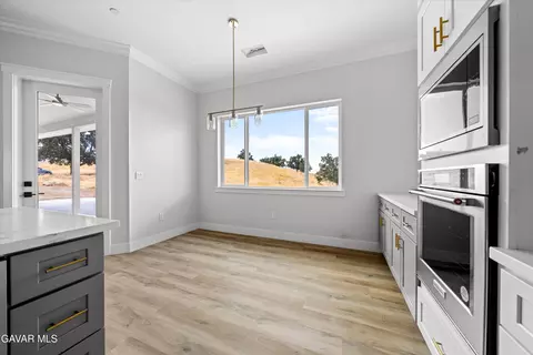 Dining - 27751 Harness Dr, Tehachapi, CA 93561 photo 1 of 1