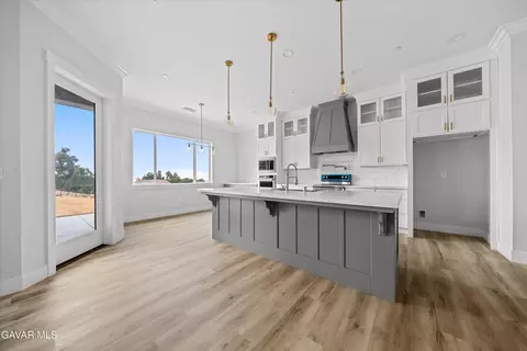 Kitchen - 27751 Harness Dr, Tehachapi, CA 93561 photo 1 of 4