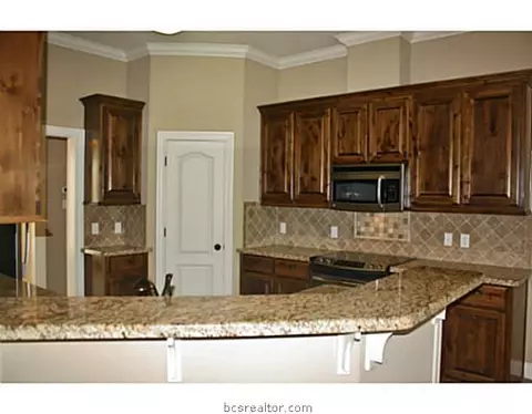 2913 Alba Ct, Bryan, TX 77808 photo 9