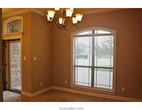 2913 Alba Ct, Bryan, TX 77808 photo 3