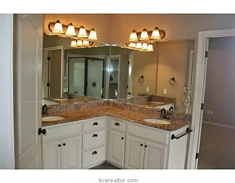 2913 Alba Ct, Bryan, TX 77808 photo 18