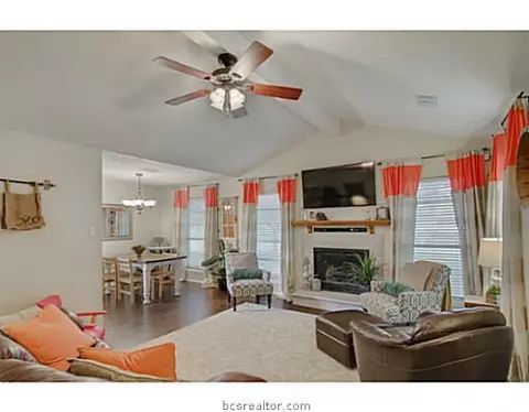 4801 Brompton Ln, Bryan, TX 77802 photo 4