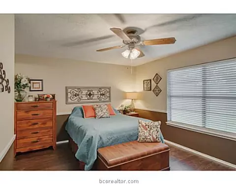 4801 Brompton Ln, Bryan, TX 77802 photo 8