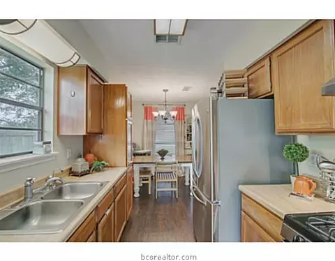 4801 Brompton Ln, Bryan, TX 77802 photo 7