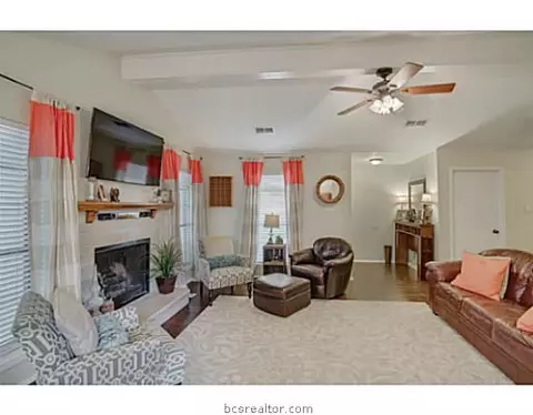 4801 Brompton Ln, Bryan, TX 77802 photo 2