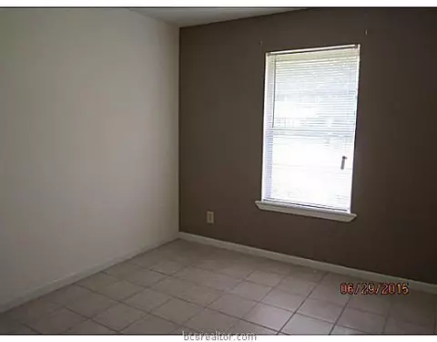 2305 Yellowstone Dr, Bryan, TX 77803 photo 9