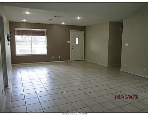 2305 Yellowstone Dr, Bryan, TX 77803 photo 4