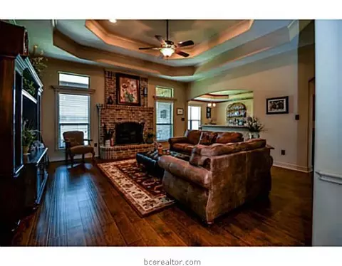 2907 Caney Ct, Bryan, TX 77808 photo 4