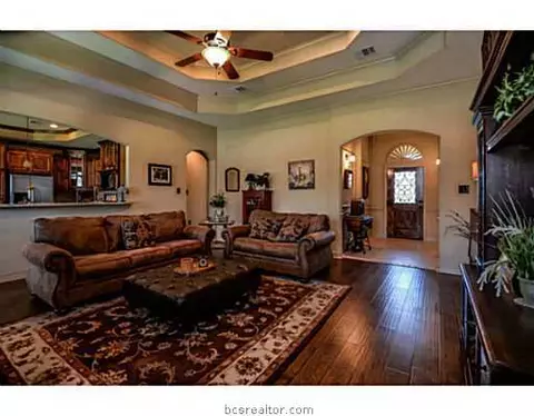 2907 Caney Ct, Bryan, TX 77808 photo 2