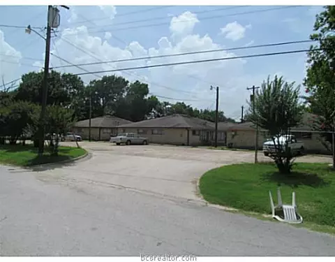 213 Ehlinger, Bryan, TX 77801 photo 1
