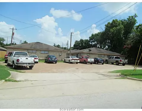 213 Ehlinger, Bryan, TX 77801 photo 3