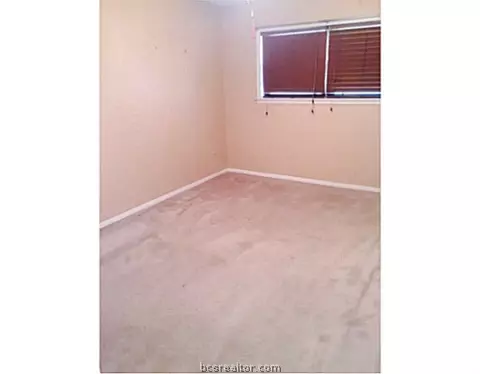 905 Mitchell St, Bryan, TX 77802 photo 8