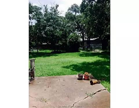 905 Mitchell St, Bryan, TX 77802 photo 11
