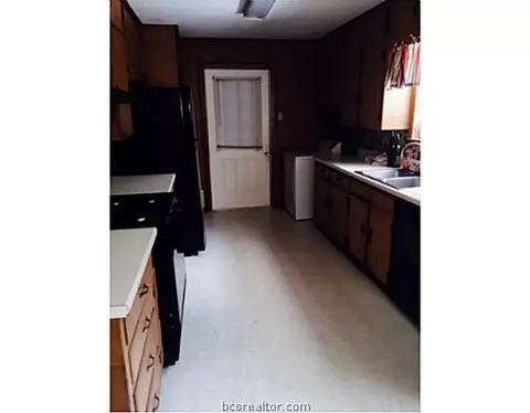 905 Mitchell St, Bryan, TX 77802 photo 3