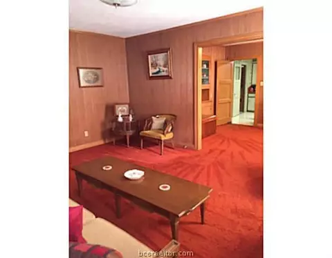 719 Edgewood Dr, Bryan, TX 77802 photo 2