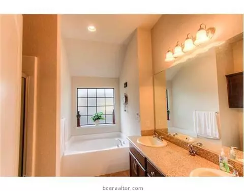 2009 Mountain Wind Loop, Bryan, TX 77807 photo 9