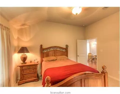 2009 Mountain Wind Loop, Bryan, TX 77807 photo 8