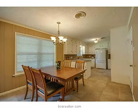 3523 Midwest Dr, Bryan, TX 77802 photo 6