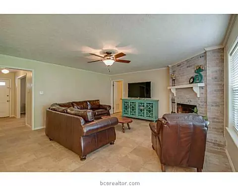 3523 Midwest Dr, Bryan, TX 77802 photo 4