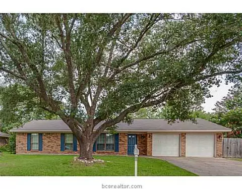 3523 Midwest Dr, Bryan, TX 77802 photo 1