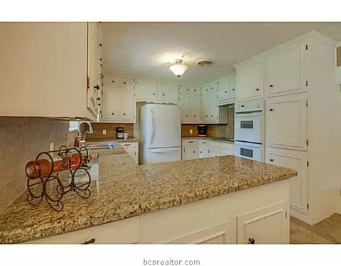 3523 Midwest Dr, Bryan, TX 77802 photo 8