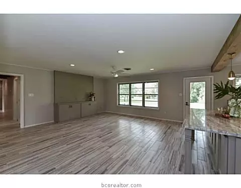 1211 E 31st St, Bryan, TX 77802 photo 3