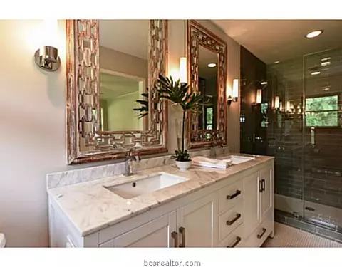 1211 E 31st St, Bryan, TX 77802 photo 8
