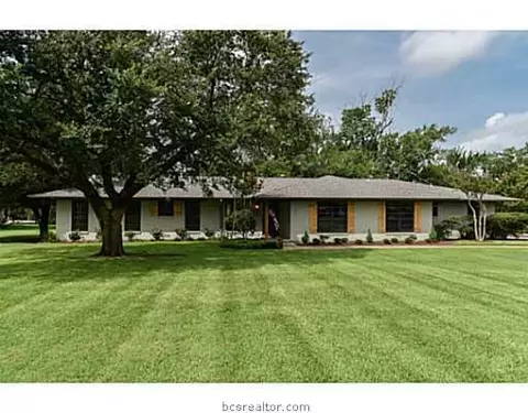 1211 E 31st St, Bryan, TX 77802 photo 1