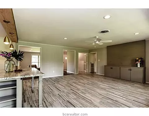 1211 E 31st St, Bryan, TX 77802 photo 13