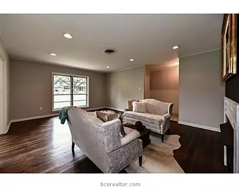 1211 E 31st St, Bryan, TX 77802 photo 6
