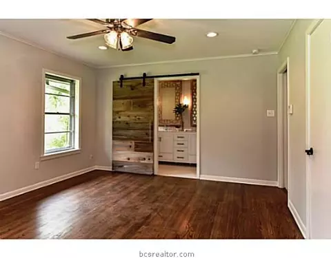 1211 E 31st St, Bryan, TX 77802 photo 7